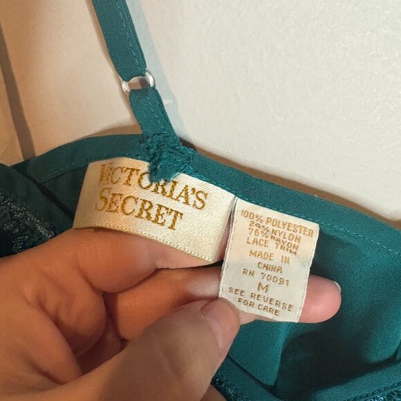 Vintage Victoria's Secret Gold Label teal lacy camisole slip - Picture 3 of 4